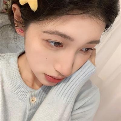 金牌客服董董恩